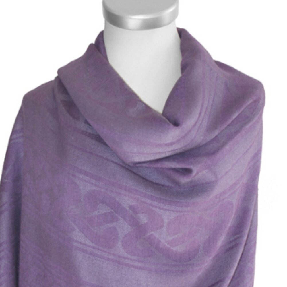 Twisted Rib Patterns Shawl. Made in Peru - Picture 2 of 5
